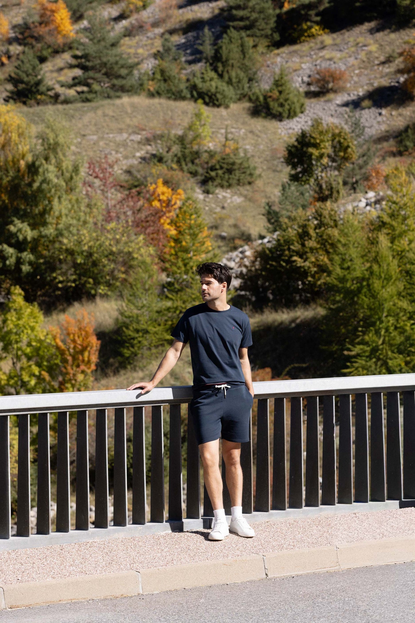 short_homme_marine_coton_bio_maison_ft_2