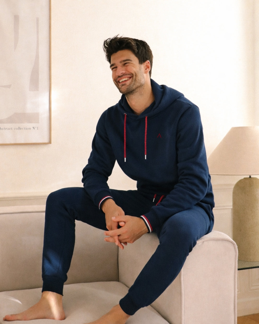 sweat-capuche-bleu-homme-coton-bio-maison-ft_-_photo_hero
