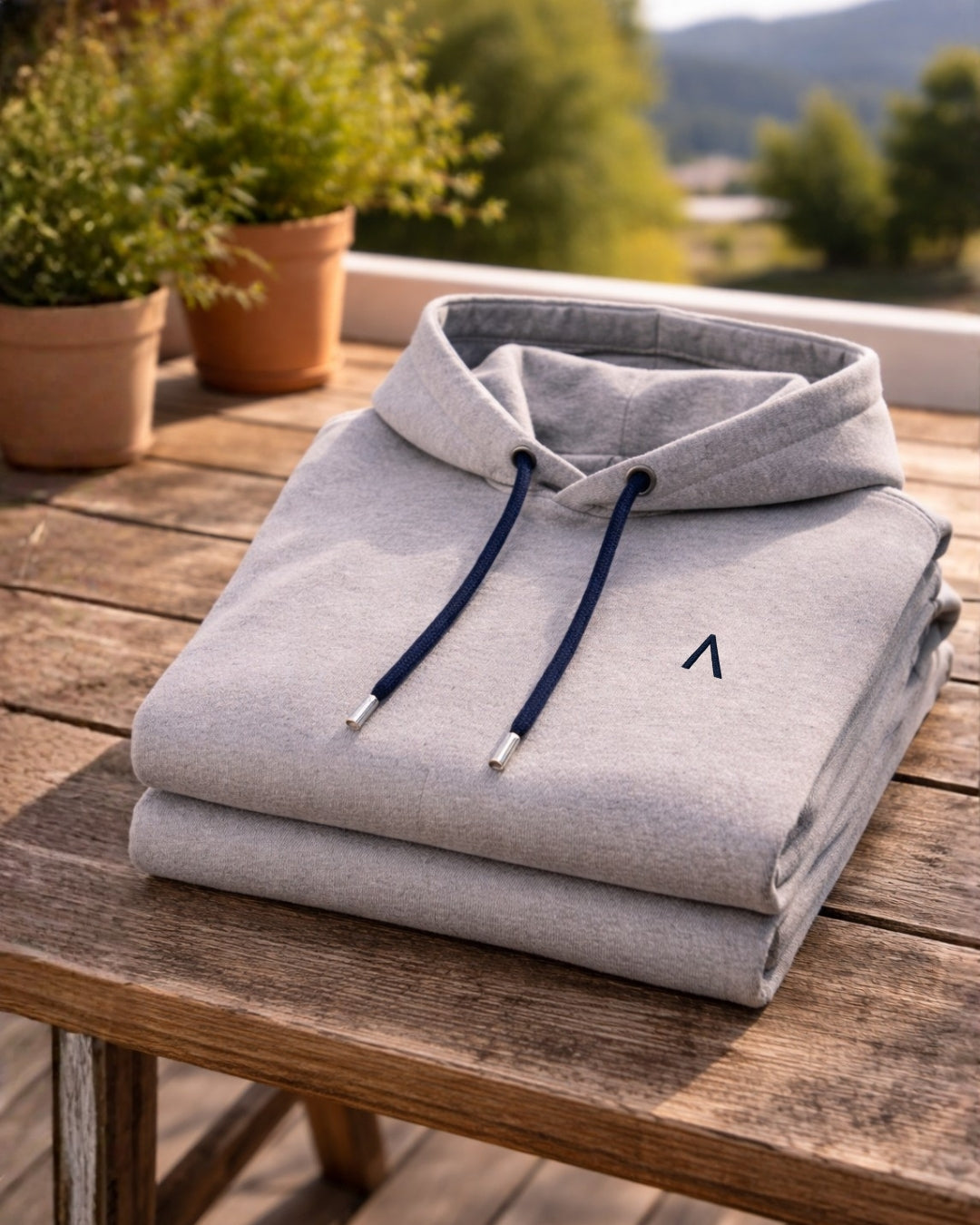sweat-capuche-gris-chine-homme-coton-bio-maison-ft-ambiance-table