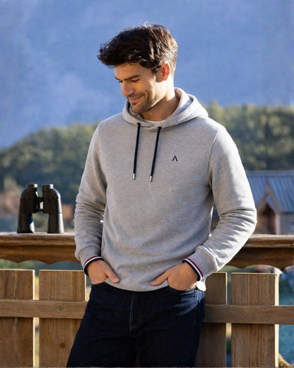 sweat-capuche-gris-chine-homme-coton-bio-maison-ft_-_exterieur