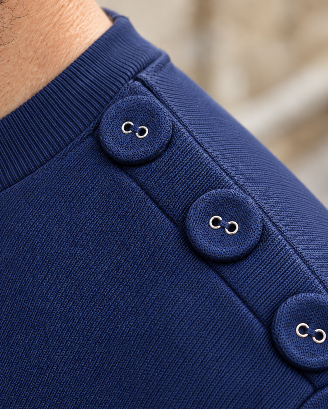 sweat_homme_bleu_marine_style_marin_-_coton_bio_-_maison_ft_-_bouton