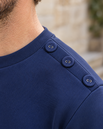 sweat_homme_bleu_marine_style_marin_-_coton_bio_-_maison_ft_-_detail_bouton